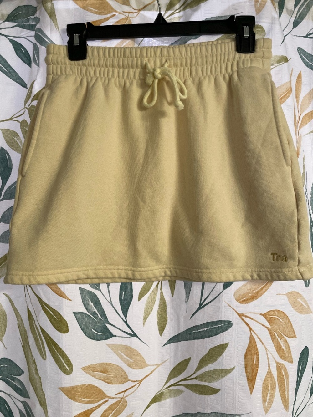 Aritzia TNA Cozy Fleece Mini Skirt Yellow Size Small
